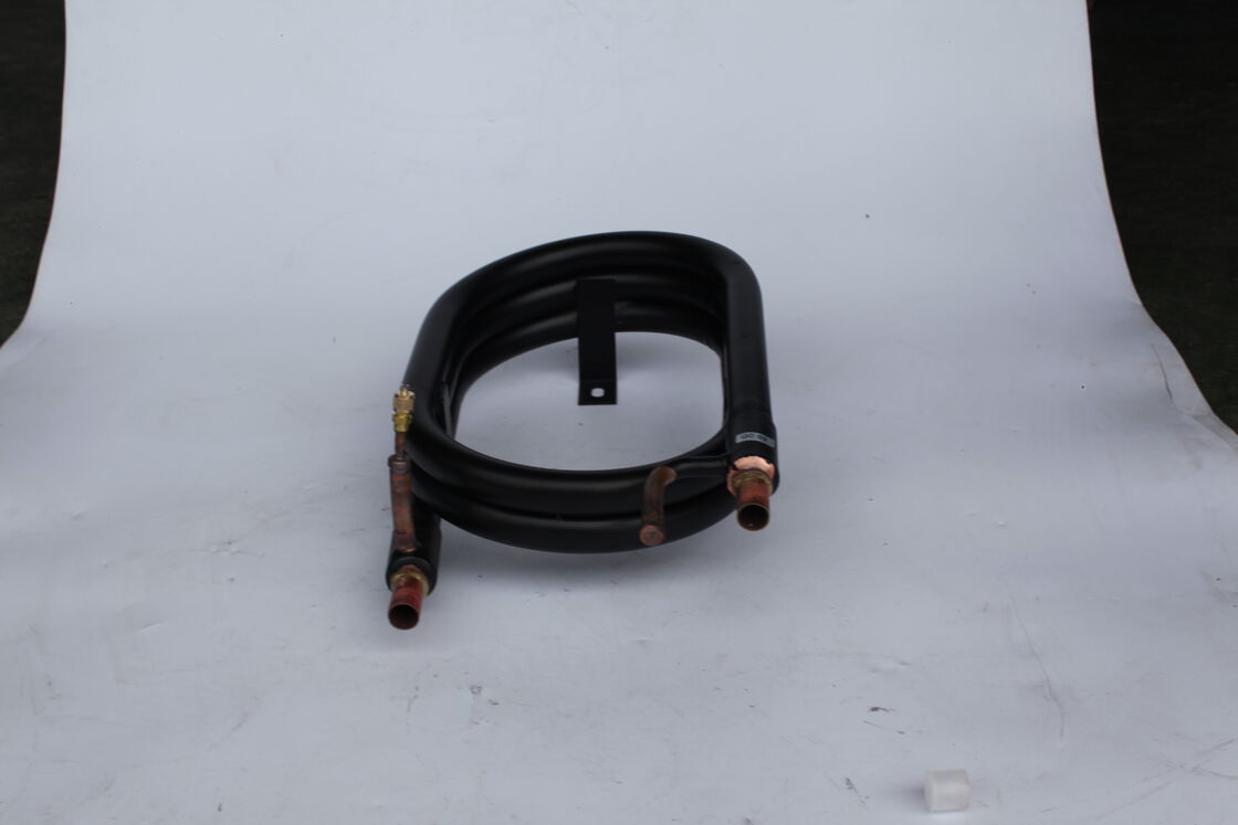 ระดับความปลอดภัยสูง เครื่องแลกเปลี่ยนความร้อนน้ําร้อน ความจุความร้อน 44kw ออกแบบเพื่อความปลอดภัยสูงและการถ่ายทอดความร้อนในกระบวนการทําความร้อน